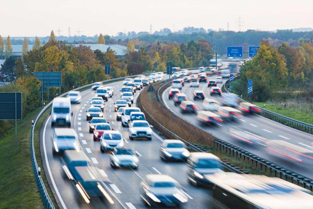 Autos auf einer deutschen Autobahn